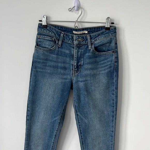 LEVIS Hi-Rise Skinny Jean - Picture 2 of 8